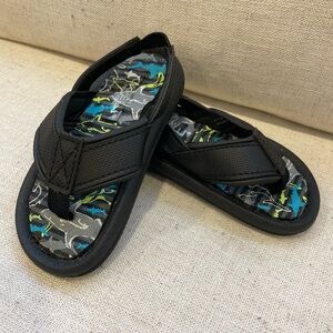 Capelli Toddler Boys Black Flip Flops with Heel Strap. Size 4-5